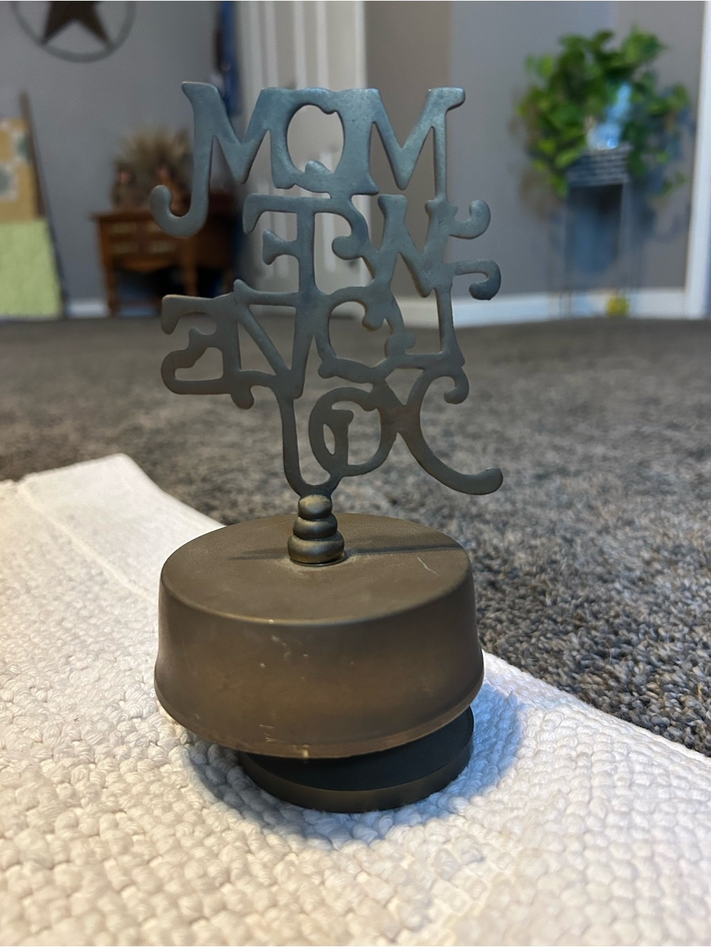 Mom I Love You Metal Word Sculpture - Matte Brown